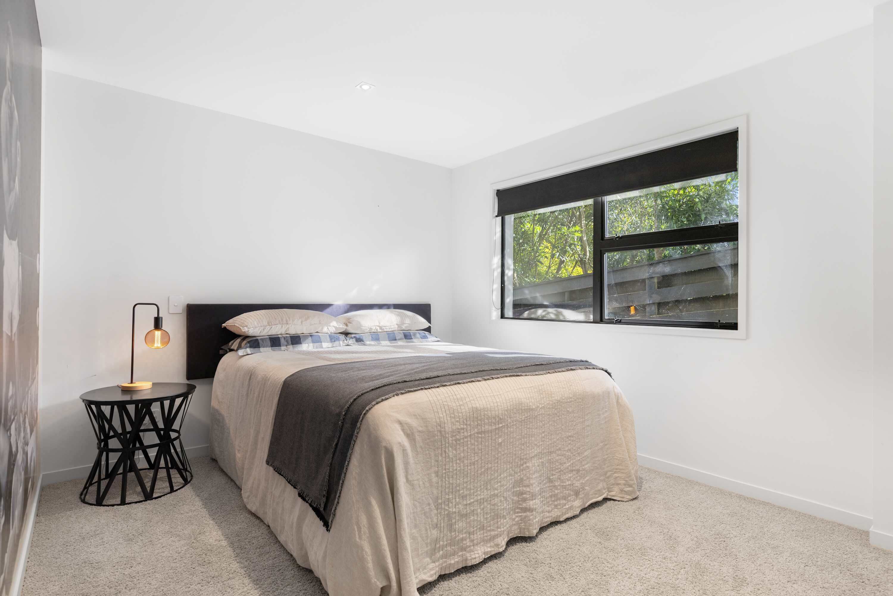 5 bedrooms, desk, iron/ironing board, WiFi