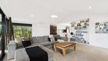 TV, offices