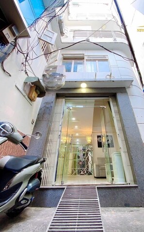 Front of property - The Hidden Hogwarts Hostel (Pham Ngu Lao)