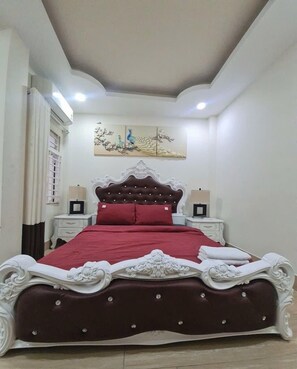 Deluxe Double Room | Free WiFi - The Hidden Hogwarts Hostel (Pham Ngu Lao)