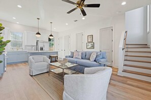 TV - New River Oaks • River Ranch • King • A+ Location (Lafayette)