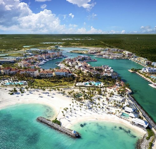 New! Stylish Poolside Retreat in Cap Cana