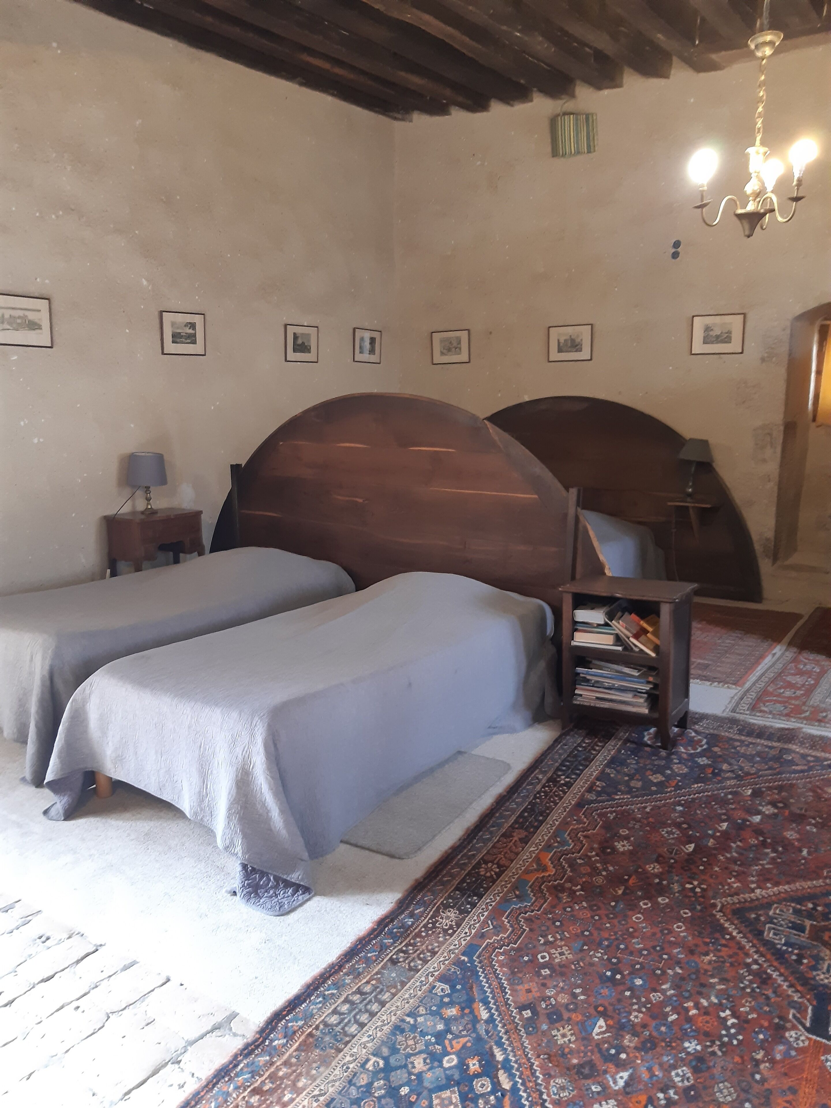 1 chambre, lit parapluie, Wi-Fi gratuit, draps fournis