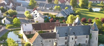 Large studio/gîte in a Renaissance château 15 km from Beauval. Out of time