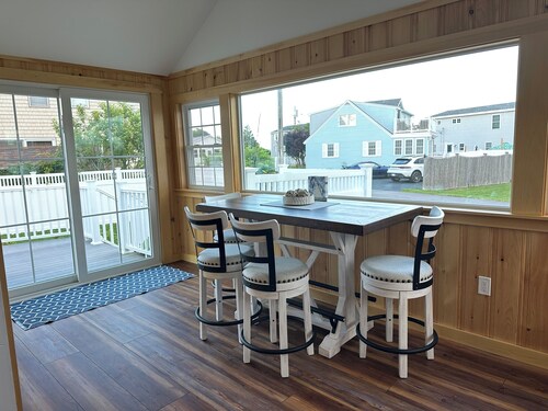  Charming Cottage w/ WiFi, AC in York, Walking Distance to Long Sands Beach