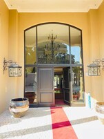 Fachada de la propiedad