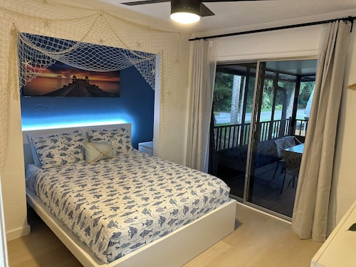 The Salty Sandcastle / POOL / GAME ROOM / 3 bedroom / 3 miles to the beach