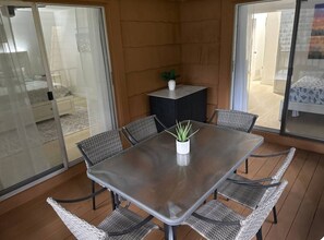 Dining - The Salty Sandcastle / POOL / GAME ROOM / 3 bedroom / 3 miles to the beach (Port Orange)