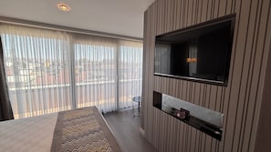 Premium bedding, Select Comfort beds, free minibar items, in-room safe - Saygın Beşiktaş (Istanbul)