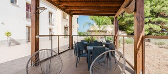 Room 'Azzarola' with Shared Garden, Wi-Fi and Air Conditioning