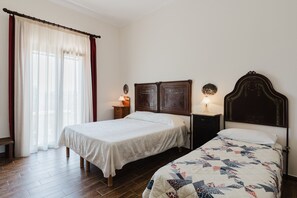 1 bedroom, WiFi, bed sheets - Room 'Lanterna' with Mountain View, Wi-Fi, and Air Conditioning (Rilievo)