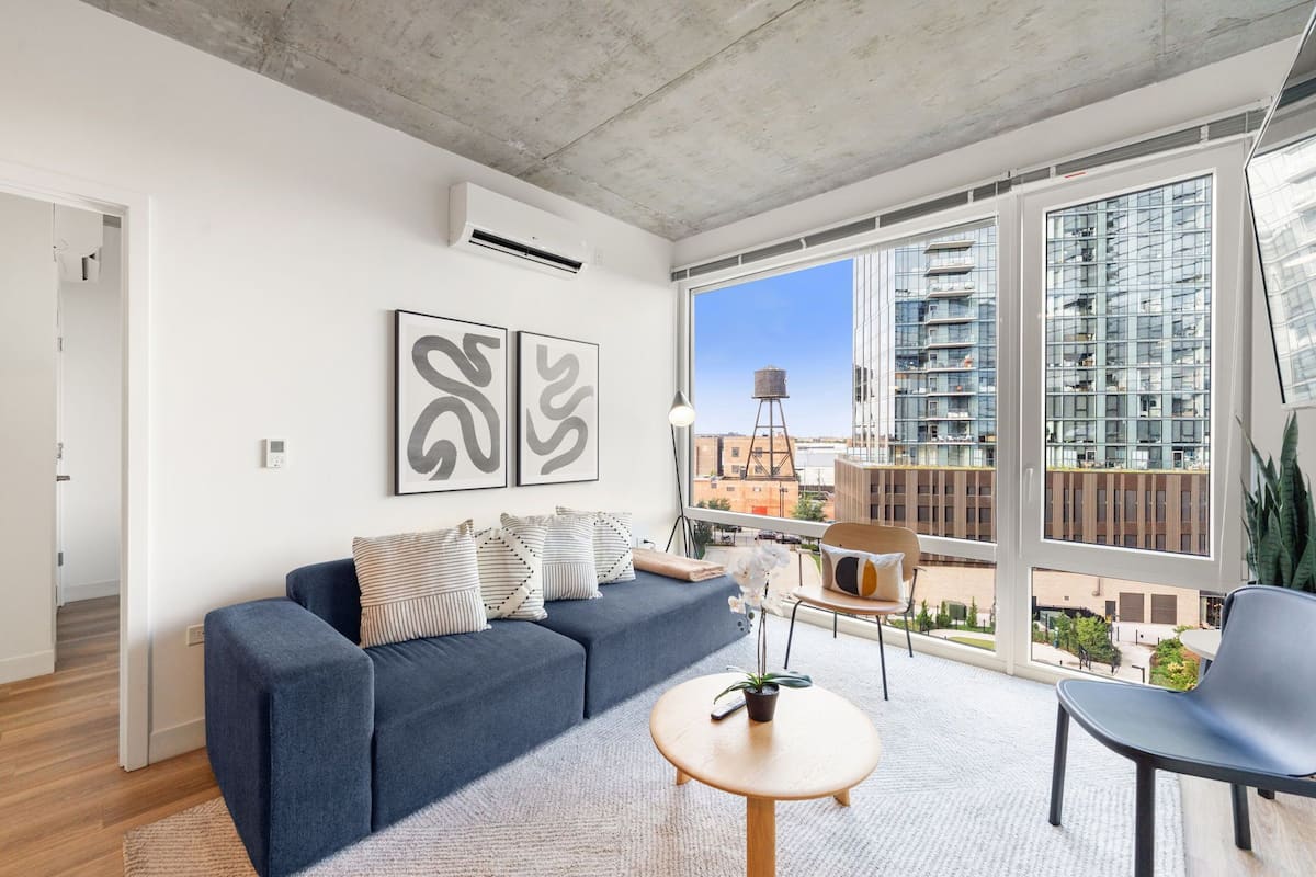 Premier Apartment, City View | Living area
