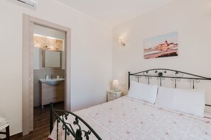 1 habitación, wifi y ropa de cama