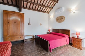 1 habitación, wifi y ropa de cama