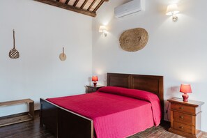 1 habitación, wifi y ropa de cama