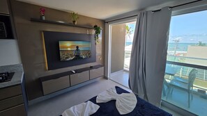 Departamento clásico, vista a la playa | Área de sala de estar