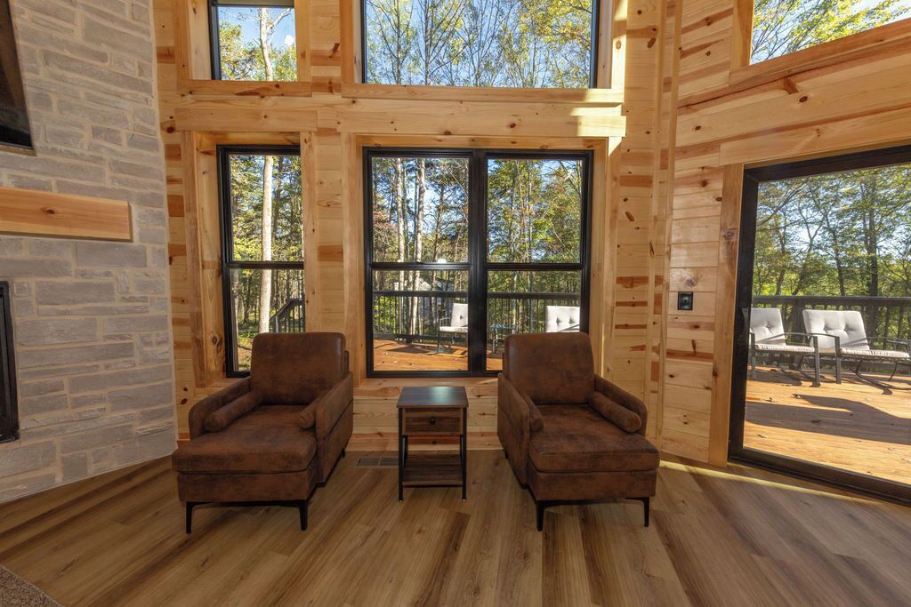 TV connectée, cheminée, lecteur de DVD, baby-foot