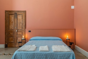 WiFi, bed sheets