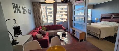 1 slaapkamer, een strijkplank/strijkijzer, wifi, beddengoed