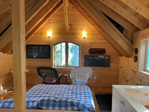 1 bedroom, bed sheets - Waterfront Cottage on Beautiful Horseshoe Cove, Cape Rosier, Brooksville (Brooksville)
