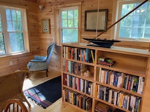 Interior - Waterfront Cottage on Beautiful Horseshoe Cove, Cape Rosier, Brooksville (Brooksville)