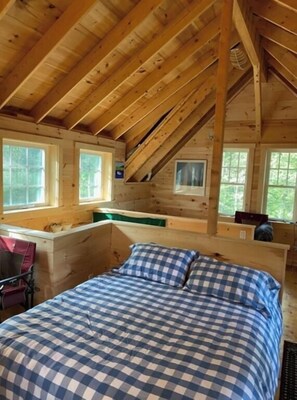 1 bedroom, bed sheets