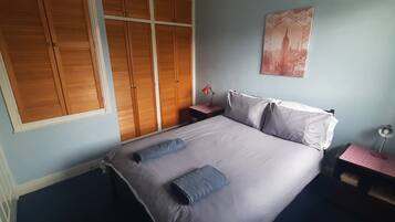 2 bedrooms, iron/ironing board, WiFi, bed sheets