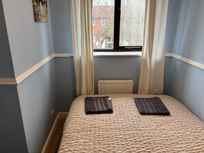 2 dormitorios, tabla de planchar con plancha, wifi gratis y ropa de cama
