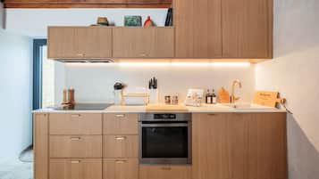 KĂŒhlschrank, Ofen, Herdplatte, GeschirrspĂŒler