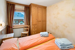 1 bedroom, WiFi, bed sheets