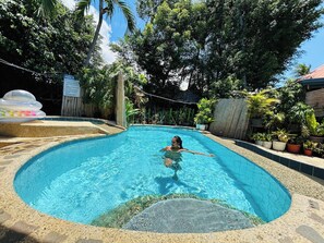 Habitación, 1 habitación, con acceso para personas discapacitadas, para fumadores | Alberca | Alberca al aire libre