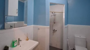 Zimmer, 1 Schlafzimmer, barrierefrei, Raucher | Badezimmer