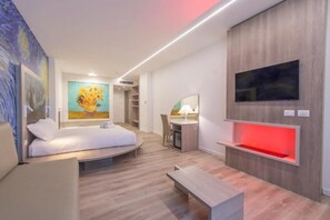 In-room safe, soundproofing, free WiFi, wheelchair access - Max Motel - Art Gallery Room  (Piemonte)
