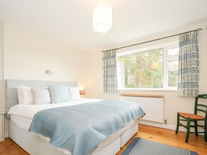 3 Schlafzimmer, individuell dekoriert, individuell eingerichtet