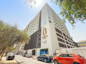 Exterior - Bright & New 1BR in JVCwith pool and gym (Dubai)