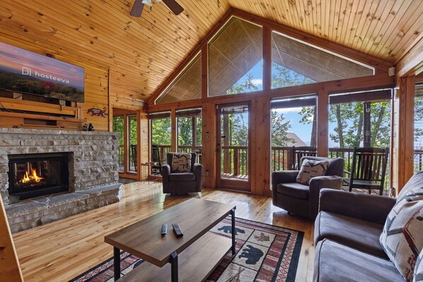 Family Cabin, 2 Bedrooms, Balcony, Mountain View | Living room