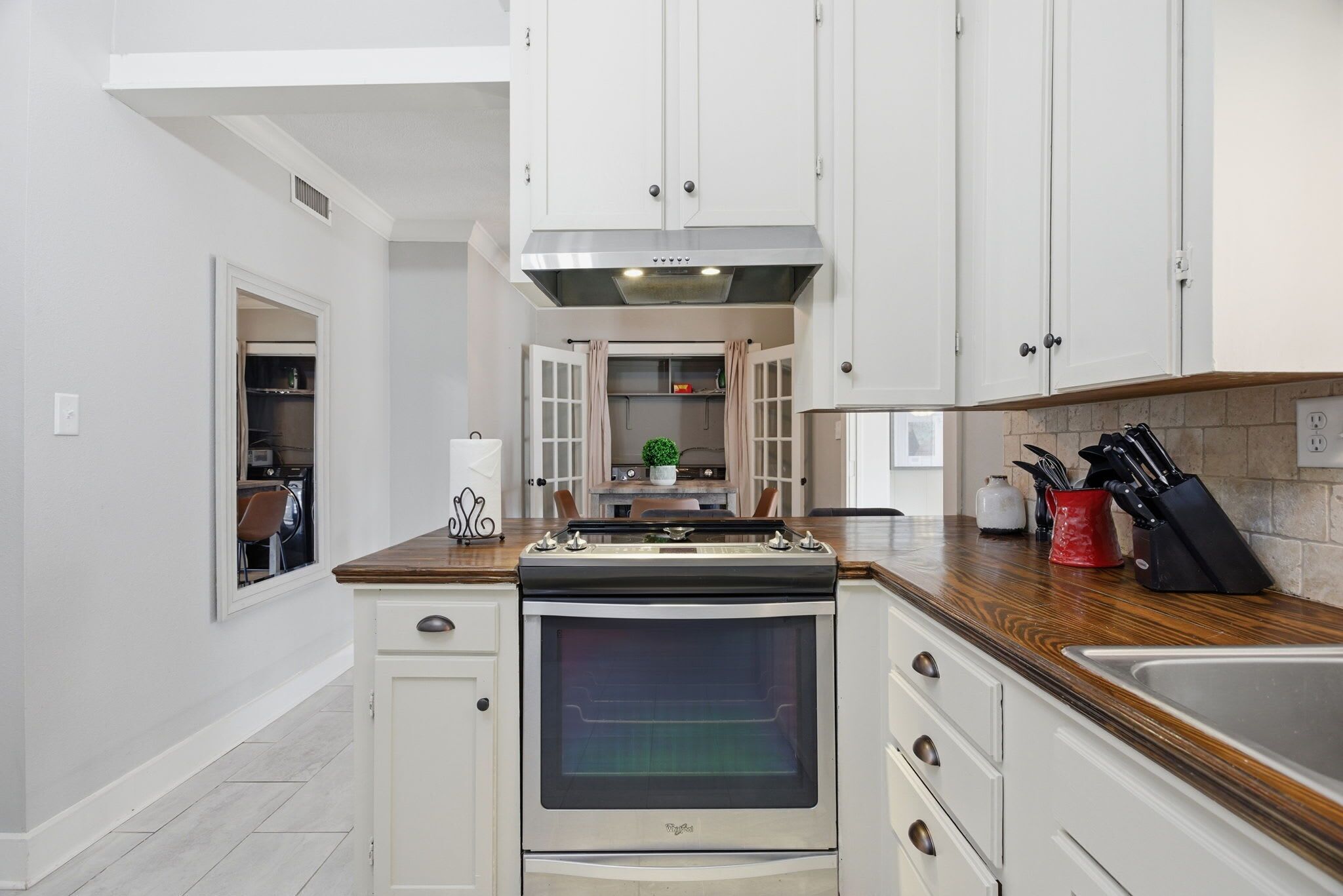 冰箱、微波炉、烤箱、炉灶