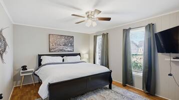 2 多间卧室、熨斗/熨衣板、WiFi、床单