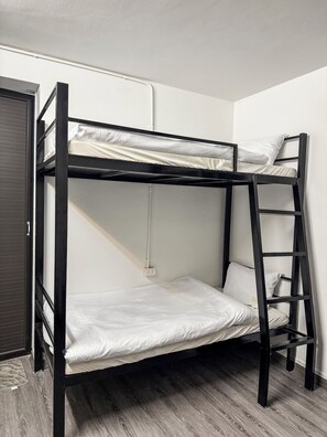 Quarto casal ou duplo luxo | Escrivaninha, espaço de trabalho para notebook, Wi-Fi de cortesia