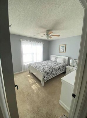 3 Schlafzimmer, Schreibtisch, Bügeleisen/Bügelbrett, kostenloses WLAN