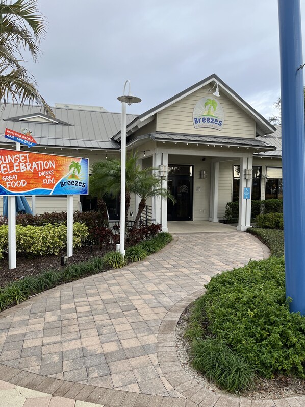 Exterior - 3-bedroom resort in delightful Kissimmee with WiFi, fitness room, AC (Kissimmee)