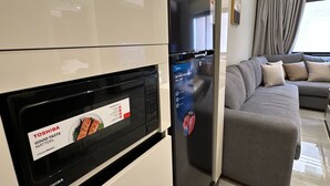 Apartment, 2 Bedrooms, Accessible, Smoking | Interior