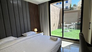Apartment, 2 Bedrooms, Accessible, Smoking