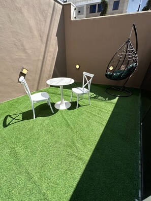 Apartamento, 2 habitaciones, accesible para personas con discapacidad, fumadores | Restaurante al aire libre