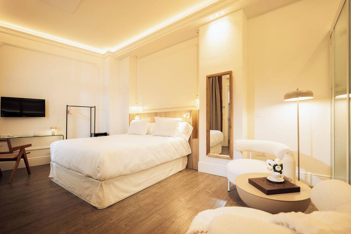 Ysabel - Special Deluxe Double Room | In-room safe, desk, laptop workspace, blackout curtains