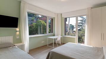 3 makuuhuonetta, silitysrauta/-lauta, Wi-Fi, vuodevaatteet