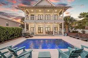 حمّام سباحة مُدفَّأ