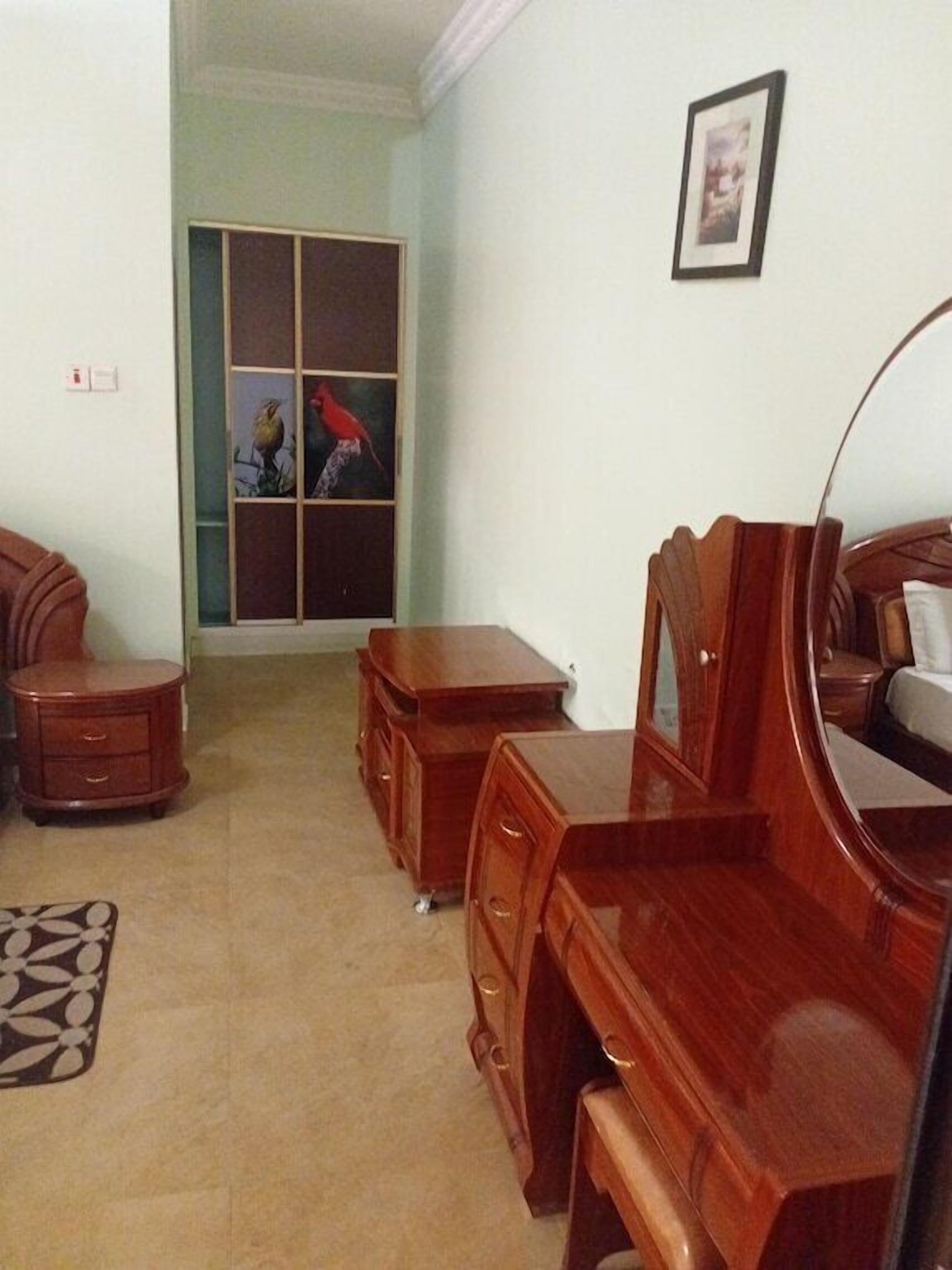 Deluxe Double Room, City View | Living area