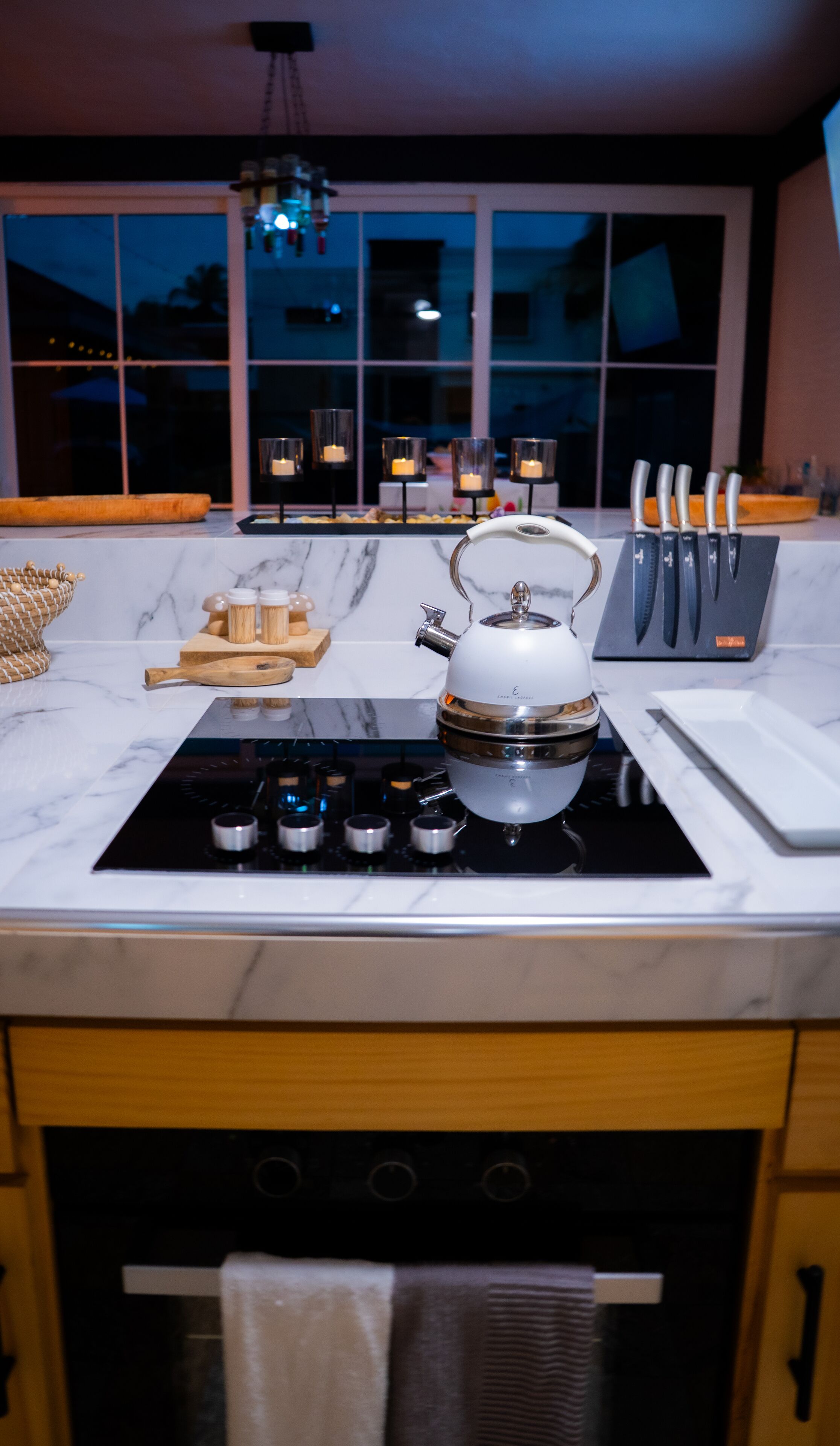 雪櫃、微波爐、焗爐、爐具