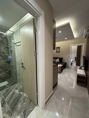 Bathroom - Charming Amman Apartment With Modern Ameniti (Amman)